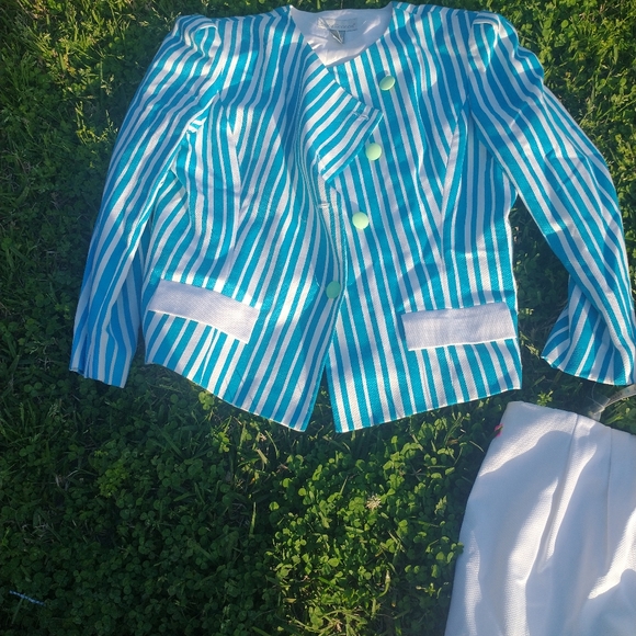 STUNNING AND RAVISHING VINTAGE LAURA HENSON SUIT - Picture 1 of 14